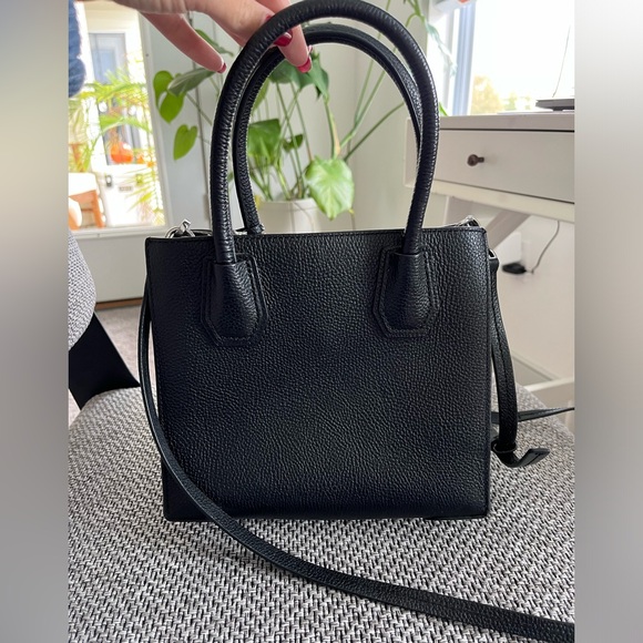 Michael Kors Mercer Medium Pebbled Crossbody Bag - Picture 3 of 8